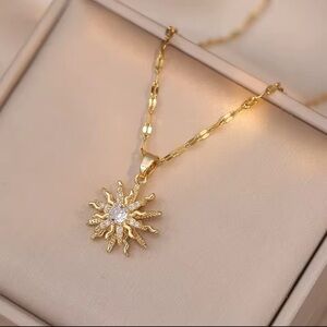 Flower Pendant Stainless Steel Necklaces Antique Gold 18K Gold Rotating